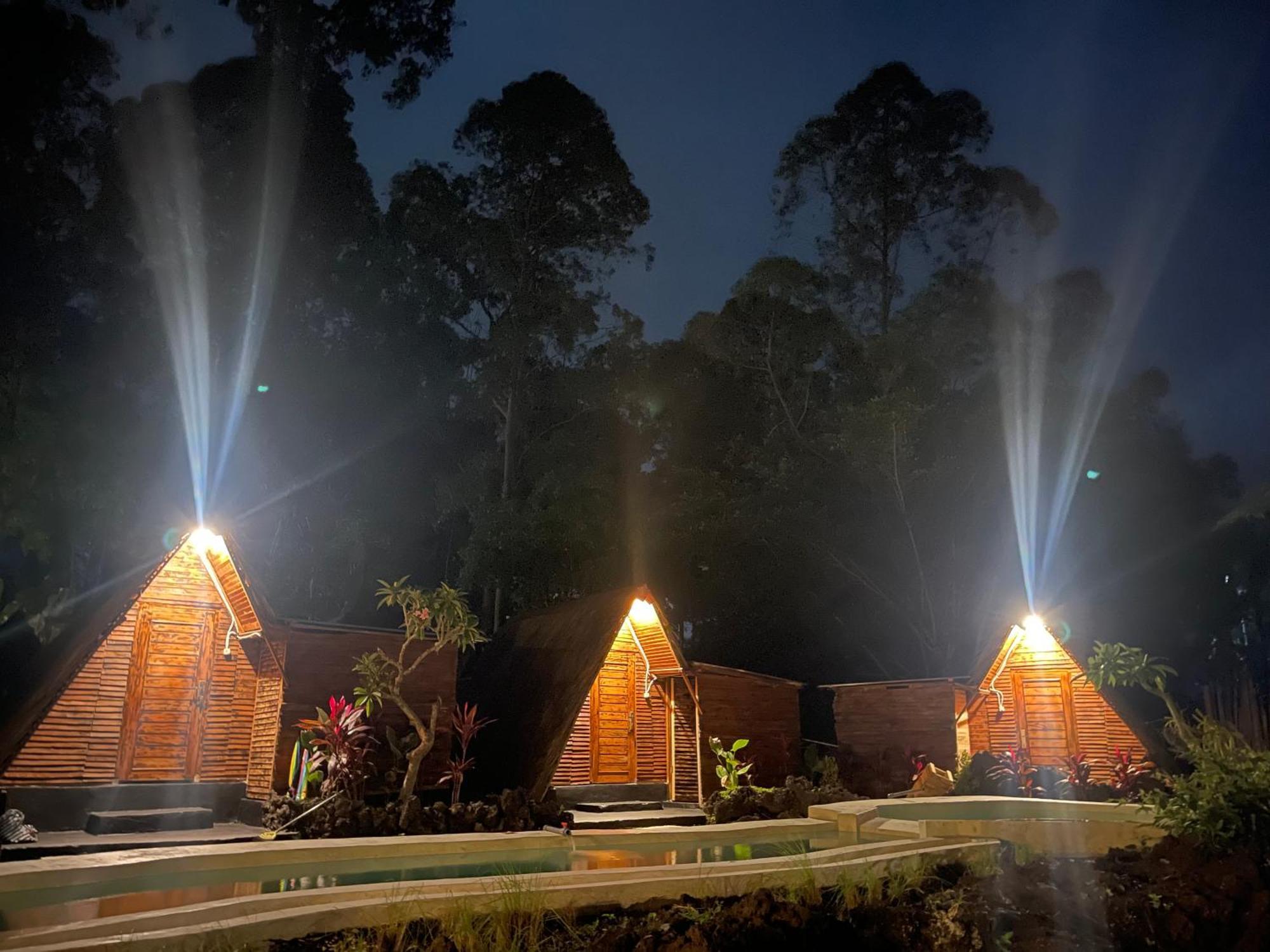 Triangular House And Hot Spring Hotel Kubupenlokan Kültér fotó